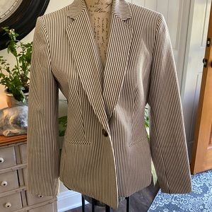 Kasper seer sucker summer blazer.